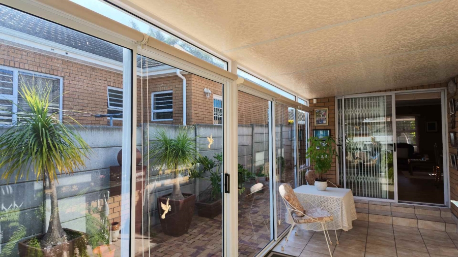 To Let 2 Bedroom Property for Rent in Oostersee Western Cape